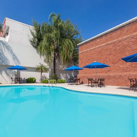 Wyndham Garden Monterrey Norte San Nicolás de los Garzas Exterior foto