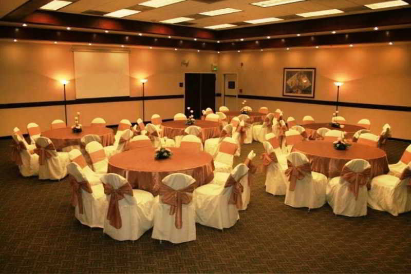 Wyndham Garden Monterrey Norte San Nicolás de los Garzas Restaurante foto